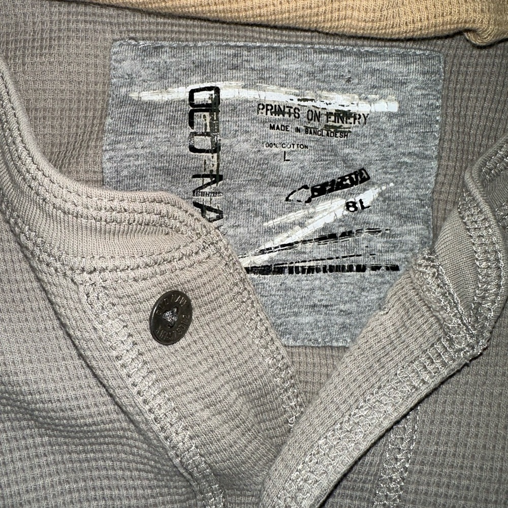 Men’s Pre Own As Is old Navy Lot Of 2 Thermal Button Long Sleeve Shirts size L - Picture 3 of 4
